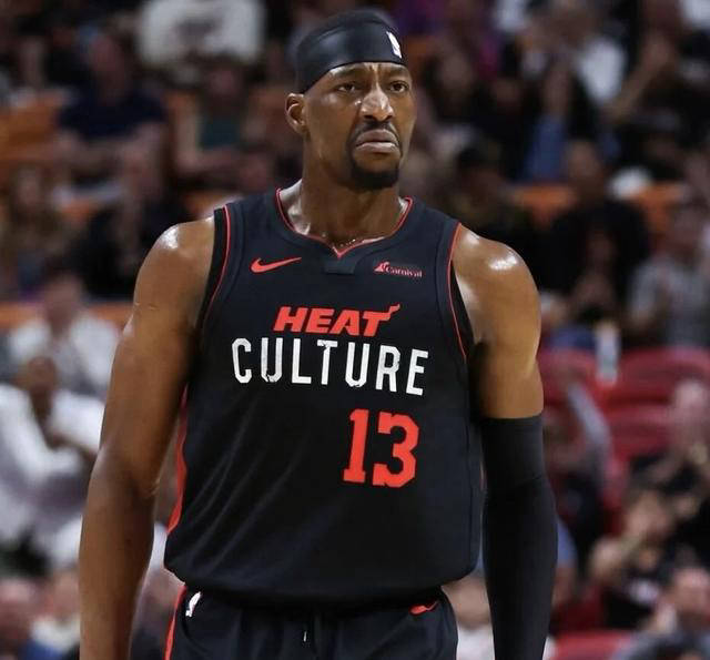 9game-包含战术调整引发热议！，巴特勒在美国队比赛中出色防守再创辉煌时刻的词条