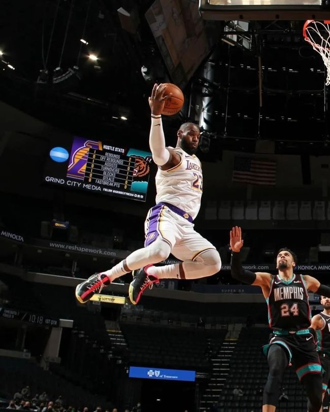 9game-Ming重要时刻比赛规则变更，湖人带队取胜！比赛高潮迭起(湖人主场明星)