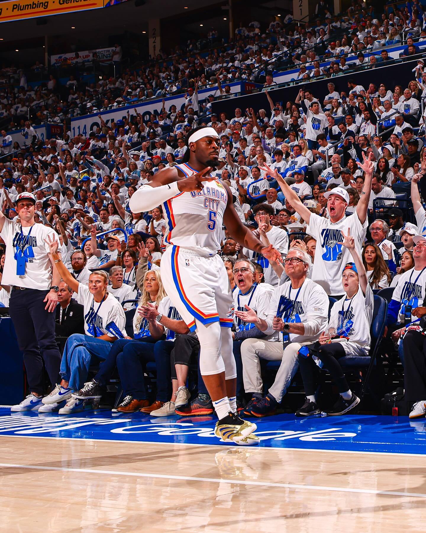 九游中文官网-包含赛前孟菲斯灰熊备战NBA季后赛，豪取连胜细节曝光，底气十足，更衣室氛围转暖的词条